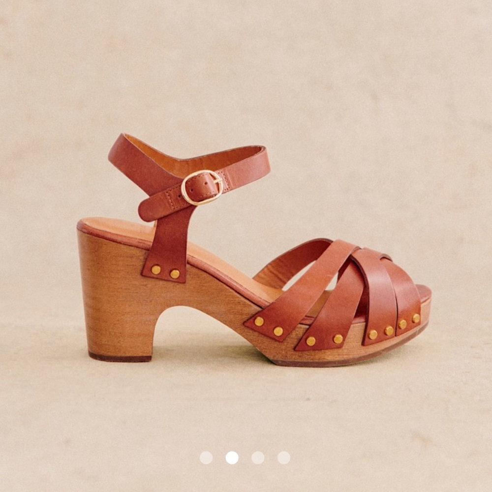 Sezane Isabelle Clogs in Smooth Camel U.S. 8